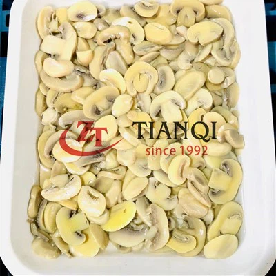 Heißer Verkauf in Scheiben geschnittener Pilze in Salzlake